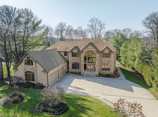 4648 Dustys Cir, Akron, OH 44319