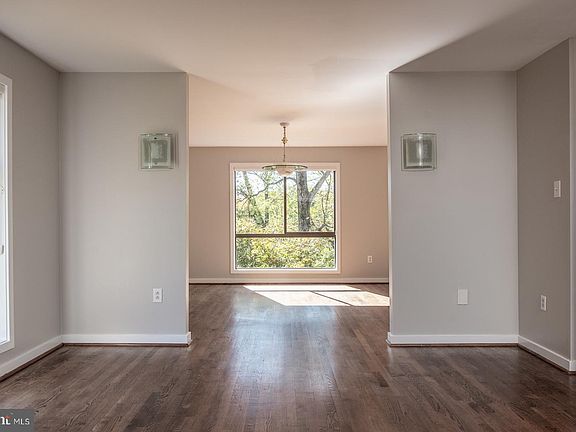 5th image of 3803 Fort Hill Dr
