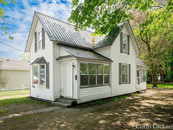 2nd image of 501 Oak Ave
