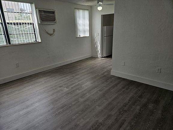 5th image of 1000 NW 27th St #1-2-4