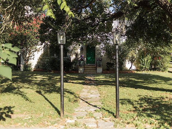 2nd image of 310 Hickory St