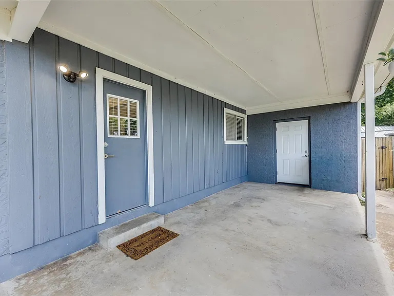 8803 Westover Club Dr #B — Photo 3