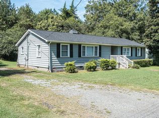 212 Capps Hill Mine Rd, Charlotte, NC 28216