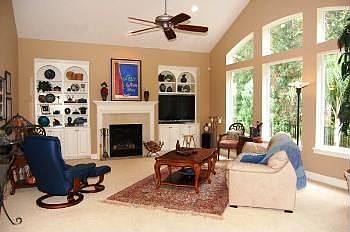 4th image of 500 Dandridge Ln W