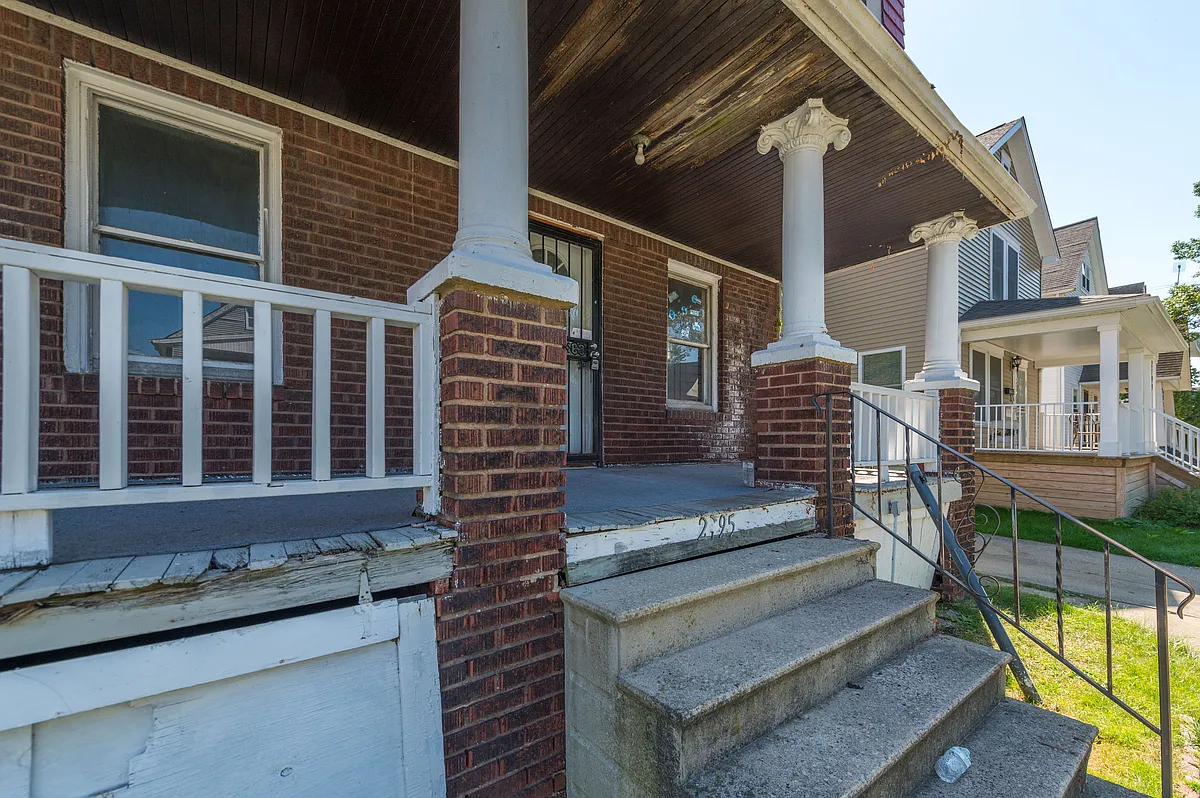 Building Photo - 2795 E 118th St #UP