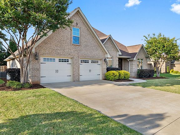 3rd image of 106 Rhett Dr