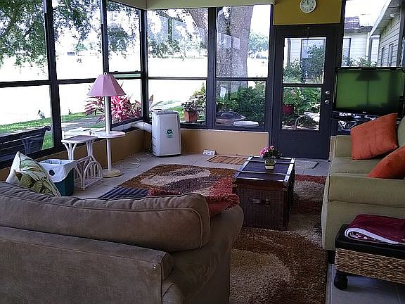 3rd image of 1312 E Schwartz Blvd
