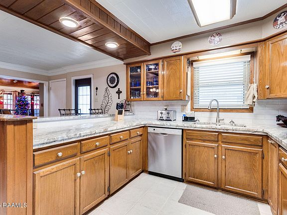 4th image of 206 Elmwood Dr