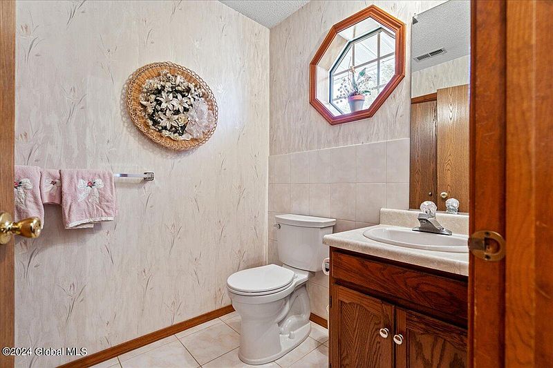 5th image of 15 Peterson Court