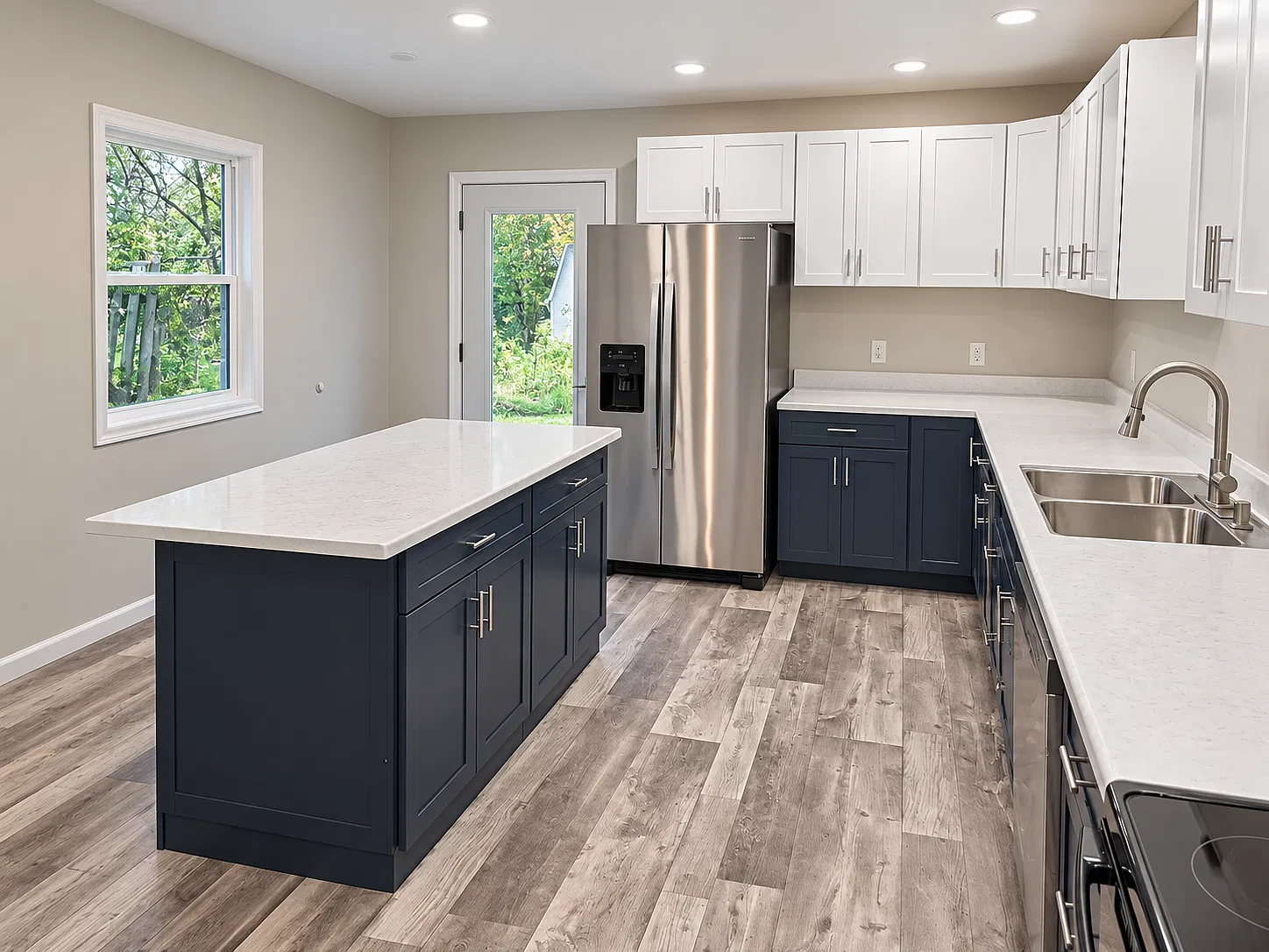 3 bed, 1.0 bath, 1134 sqft, $1,700 — Photo 2
