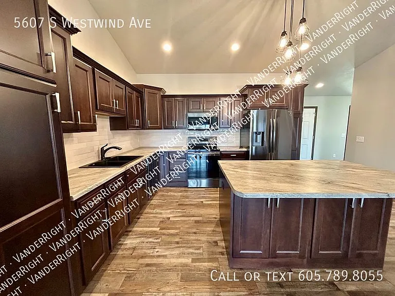 5607 S Westwind Ave — Photo 8