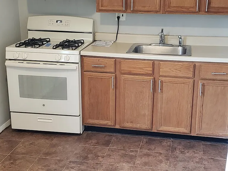 4320 Walnut St — Photo 1