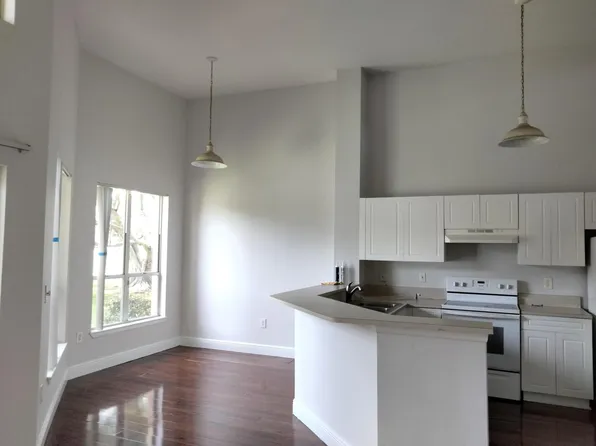 4759 Via Palm Lakes #305, West Palm Beach, FL 33417