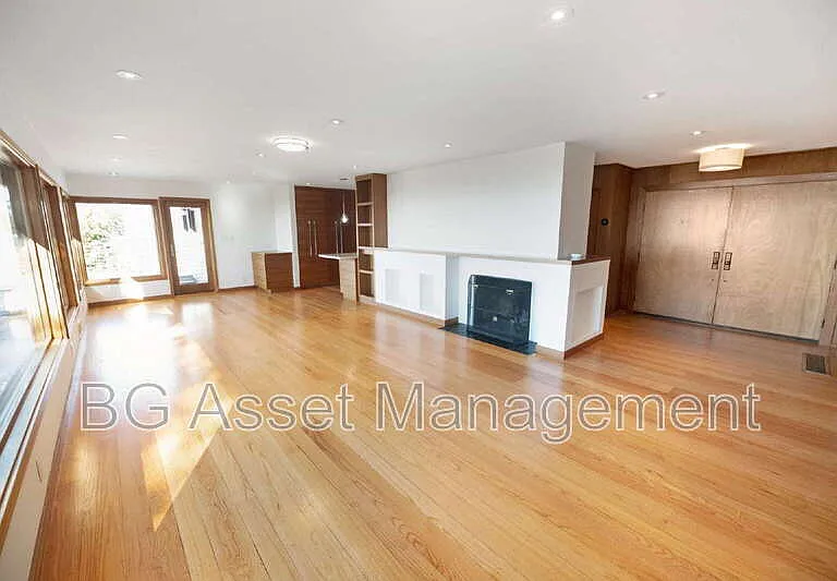 1411 Arlington Blvd — Photo 4