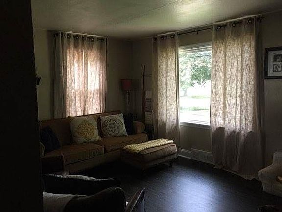 5th image of 619 Sheridan Dr