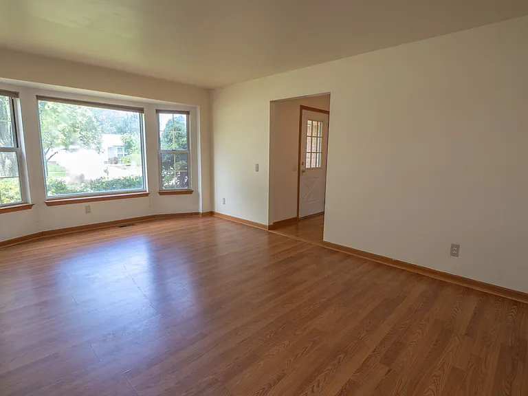 42091 Greenwood Dr — Photo 5