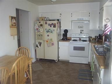 2nd image of 3931 S Helena St