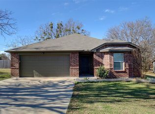 208 S Dugan St, Bells, TX 75414