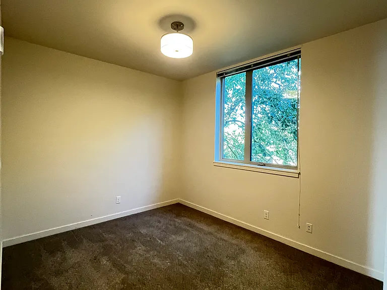 1736 NE 45th Ave #301 — Photo 14