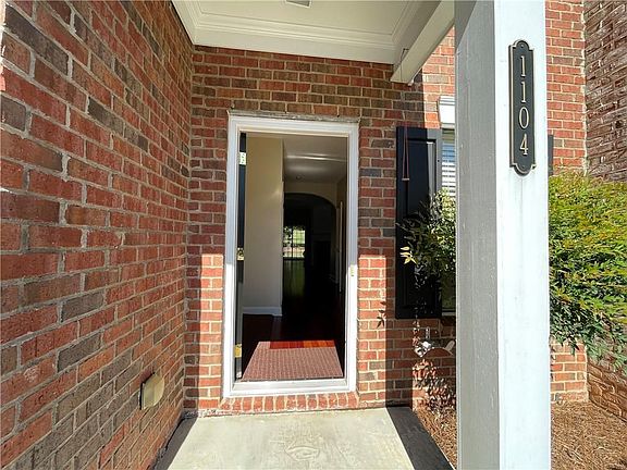 2nd image of 1104 Pleasant Oaks Ct