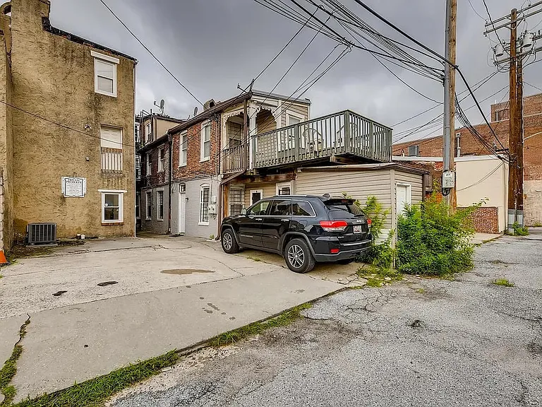 927 S Hanover St — Photo 24