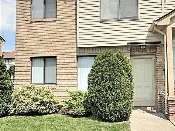 2nd image of 24120 Avon Ln