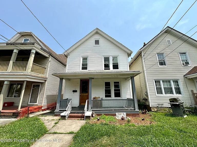 166 W Parker St — Photo 8