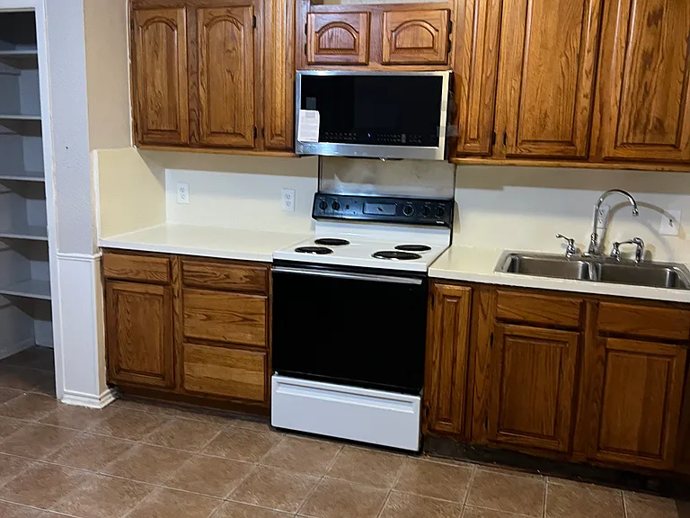 711 E Timberview Ln — Photo 22