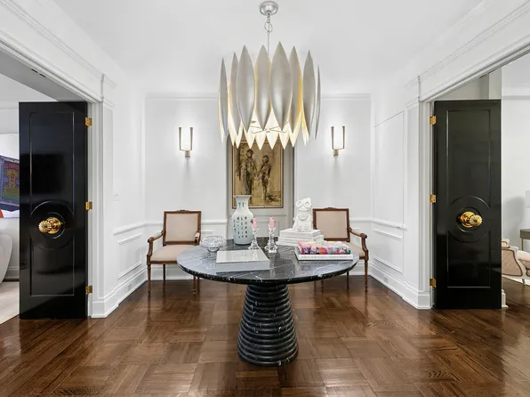 14 Sutton Place South image 5 of 12