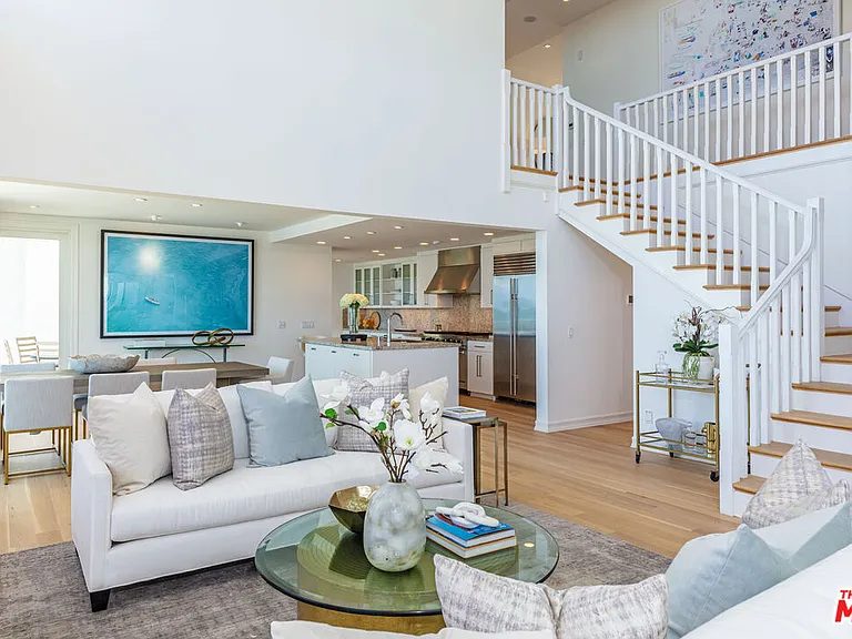 24314 Malibu Rd — Photo 12