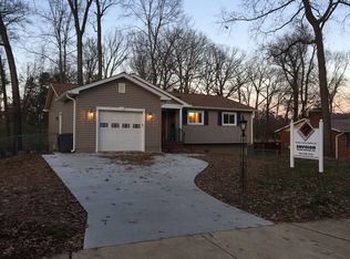 9714 Saint Andrews Dr, Fairfax, VA 22030