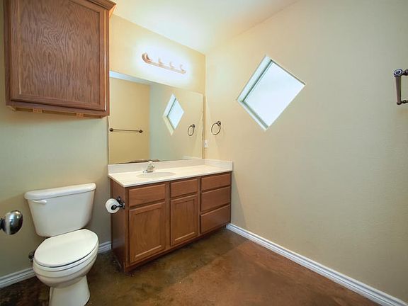 5th image of 6626 Rhine Dr #B