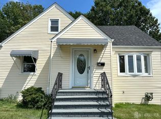 422 Crows Mill Rd, Fords, NJ 08863