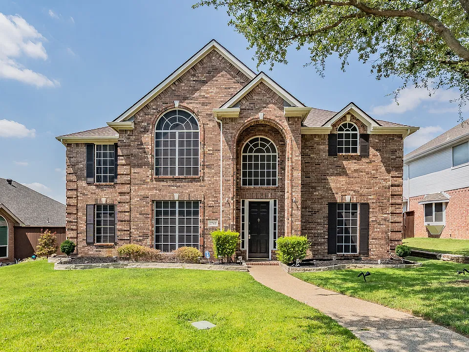 2748 Club Ridge Dr