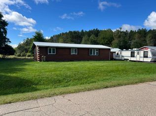 1121 Park St, Gresham, WI 54128