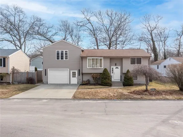 20 Killey Ave, Warwick, RI 02889