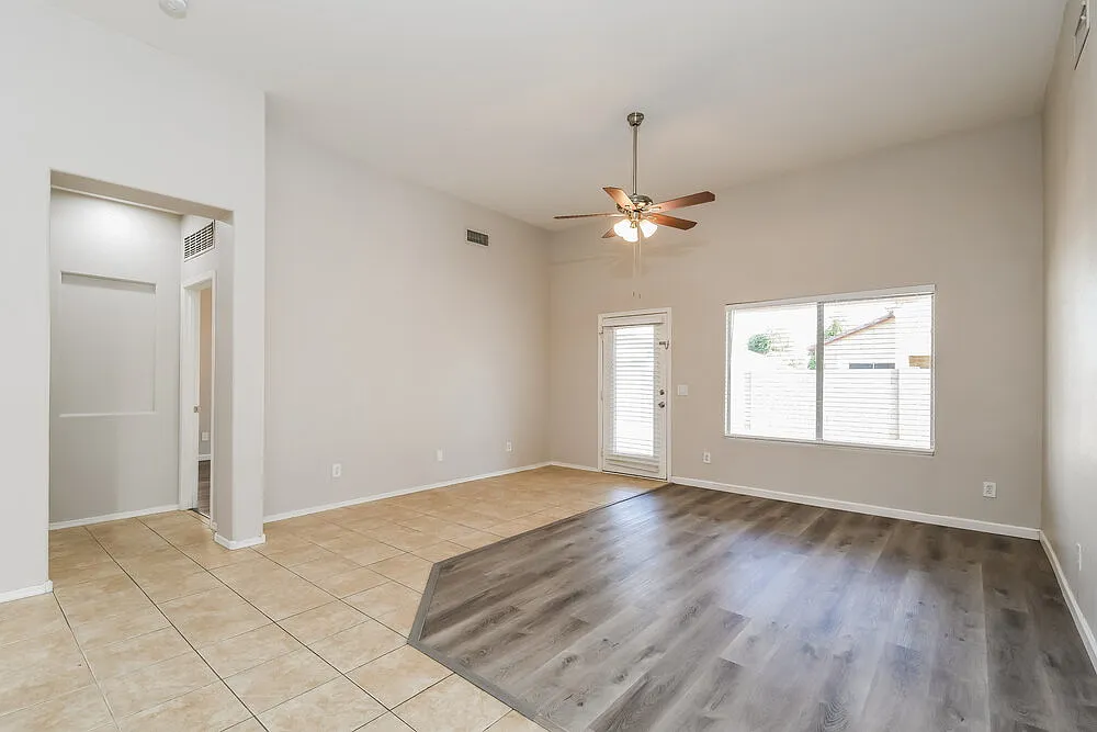 5 bed, 2.0 bath, 1903 sqft, $2,440 — Photo 4