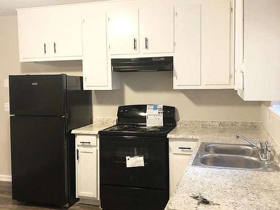 2nd image of 212 E Paces Dr