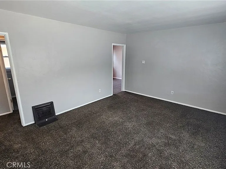 2402 N East St — Photo 4