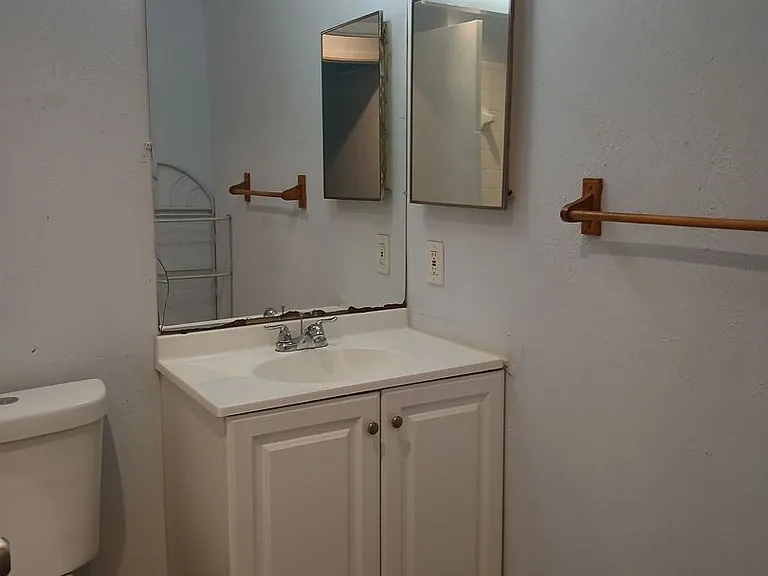 12109 Bishop Dr — Photo 23