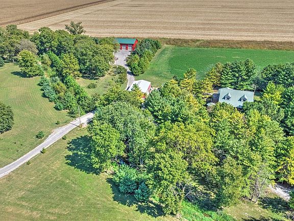 4th image of 1717 County Road 400e