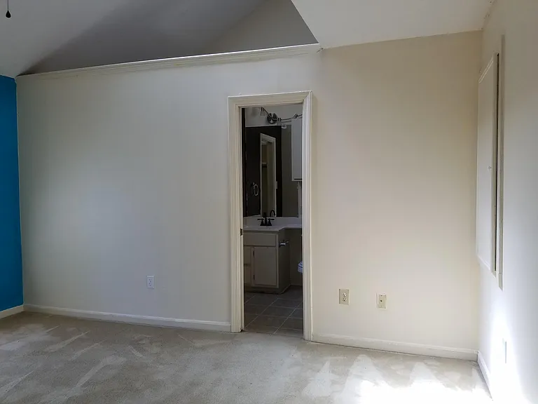 954 Glastonbury Cir #B — Photo 13