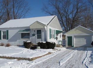 1408 N 12th St, Pekin, IL 61554