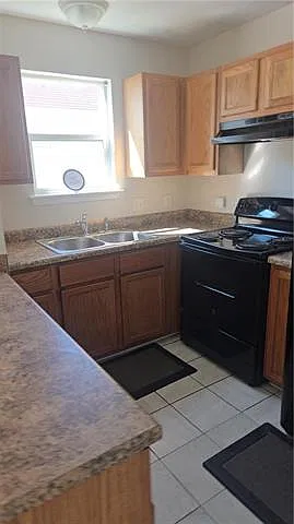 3 bed, 2.0 bath, 744 sqft, $1,750 — Photo 3