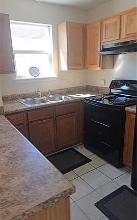 3rd image of 1422 Andry St