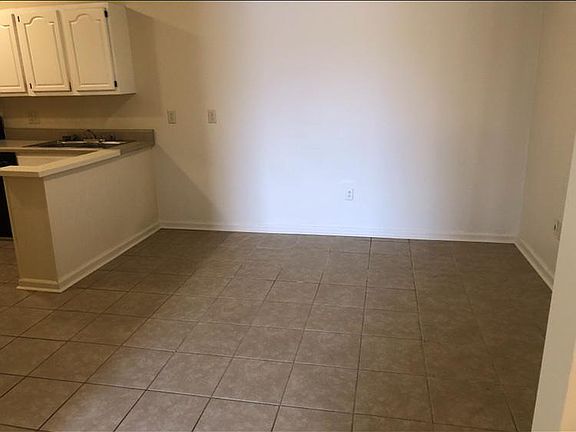5th image of 712 Marietha Dr #9