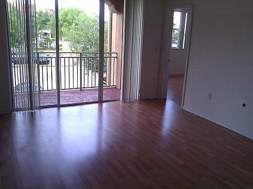 4th image of 6420 NW 114th Ave APT 1323