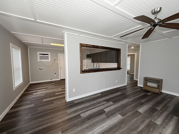 4th image of 1016 W Crawford St