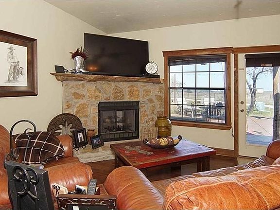 5th image of 101 Hideaway Dr