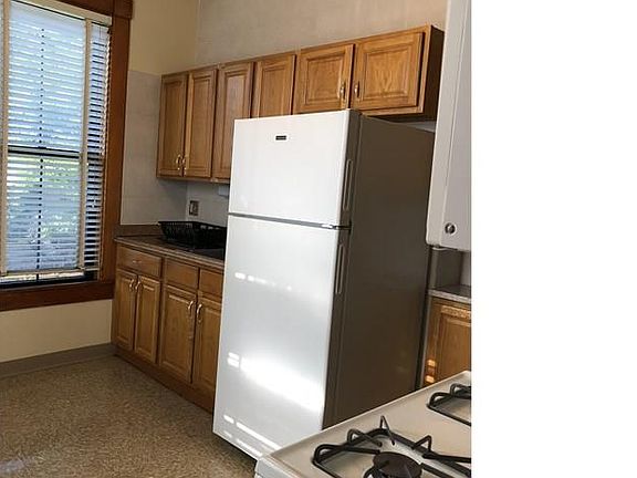 2nd image of 4240A Hunt Ave